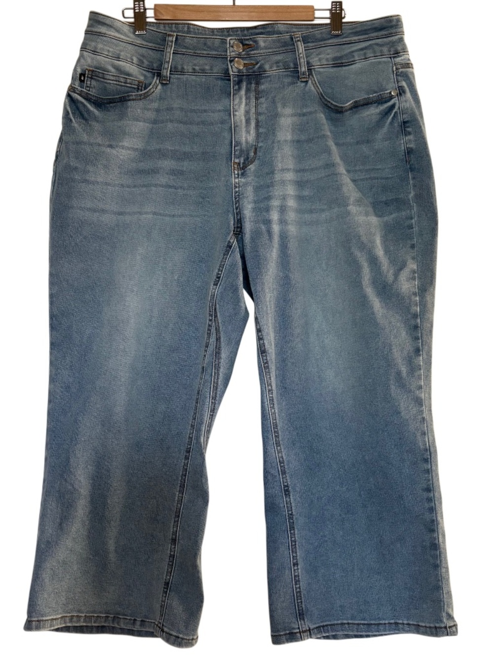 Women’s Judy Blue Jeans Wide Crop JB88616 MD Sz 18W